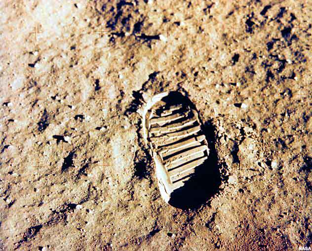 'Missing' Moon Dust Turns Up at St. Louis Auction